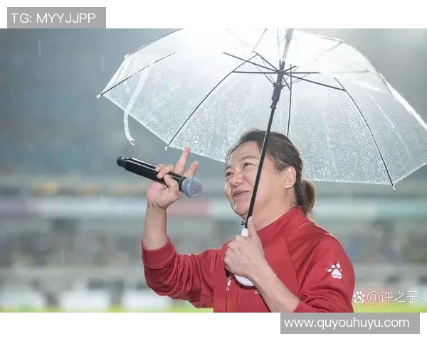 老年足球明星比赛精彩纷呈各路传奇球员重返赛场展现风采 老年足球明星比赛精彩纷呈各路传奇球员重返赛场展现风采