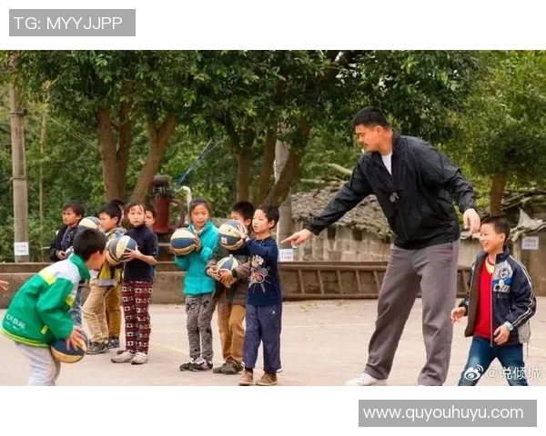姚明与篮球圈内外好友的深厚情谊与精彩故事分享